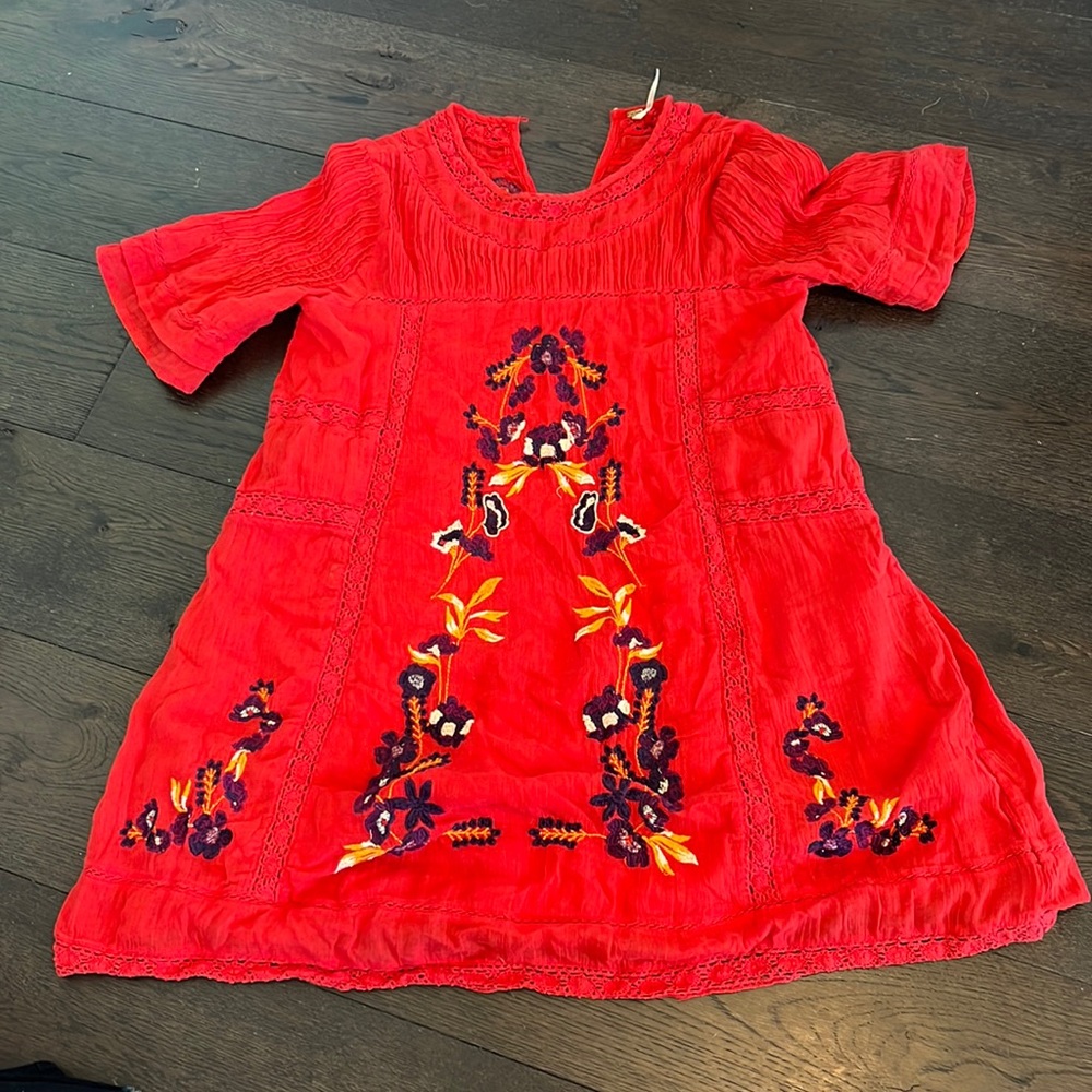Red embroidered BOHO dress by FREE PEOPLE size Medium ✌️
